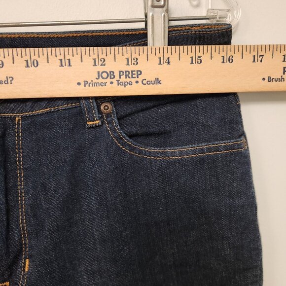 LL Bean Jeans Classic Fit Mid Rise Straight Leg Womens 12 Reg Stretch Denim EUC - Picture 9 of 13